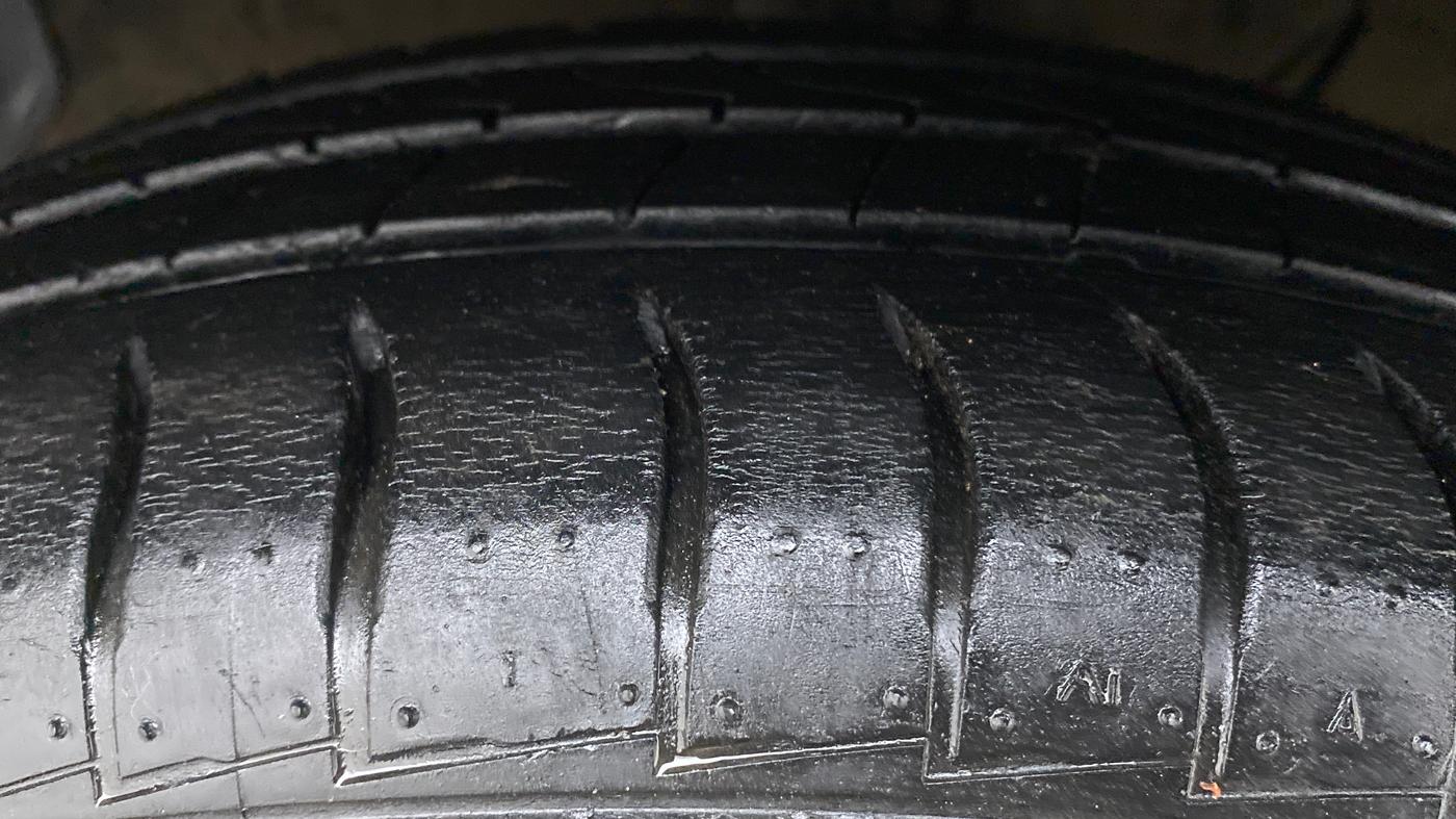2018 Hyundai NEW SANTRO 1.1 SPORTZ MT CNG, CNG, Manual, 40,067 km, Left Front Tyre Tread
