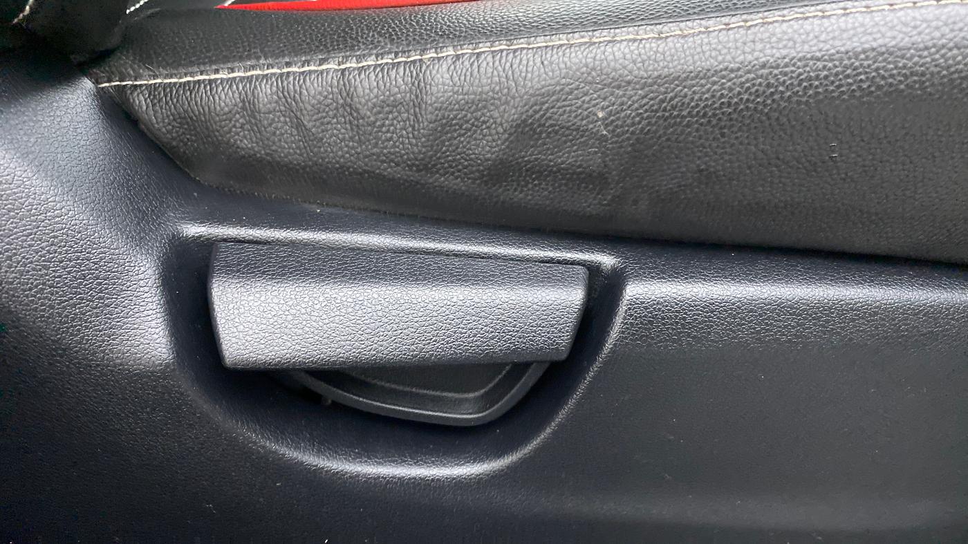 2018 Hyundai NEW SANTRO 1.1 SPORTZ MT CNG, CNG, Manual, 40,067 km, Driver Side Adjustment Panel