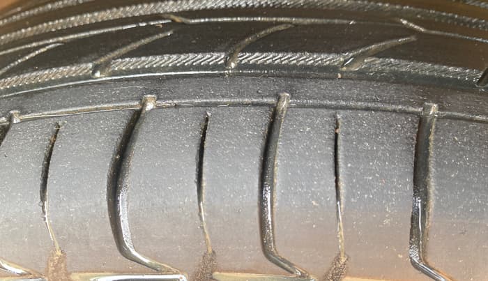 2013 Chevrolet Beat LT PETROL, Petrol, Manual, 78,198 km, Right Front Tyre Tread