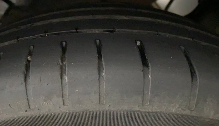 2021 Maruti Swift ZXI PLUS, Petrol, Manual, 30,277 km, Left Rear Tyre Tread