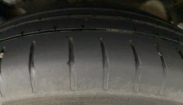 2021 Maruti Swift ZXI PLUS, Petrol, Manual, 30,277 km, Left Front Tyre Tread