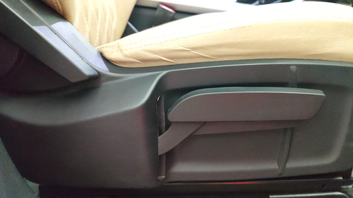 2022 Tata Harrier XT PLUS 2.0L KRYOTEC, Diesel, Manual, 42,219 km, Driver Side Adjustment Panel