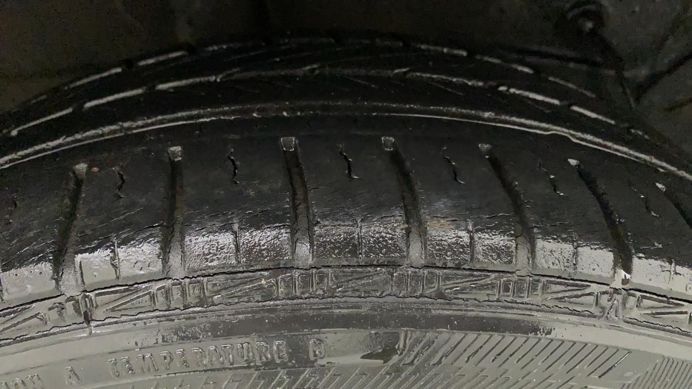 2015 Toyota Etios VX, Petrol, Manual, 14,512 km, Right Rear Tyre Tread