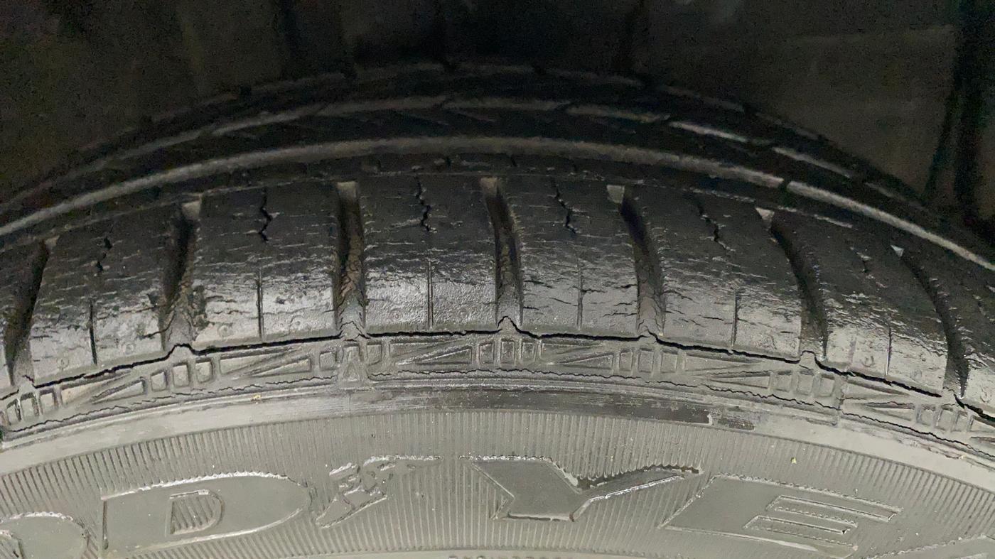2015 Toyota Etios VX, Petrol, Manual, 14,512 km, Right Front Tyre Tread