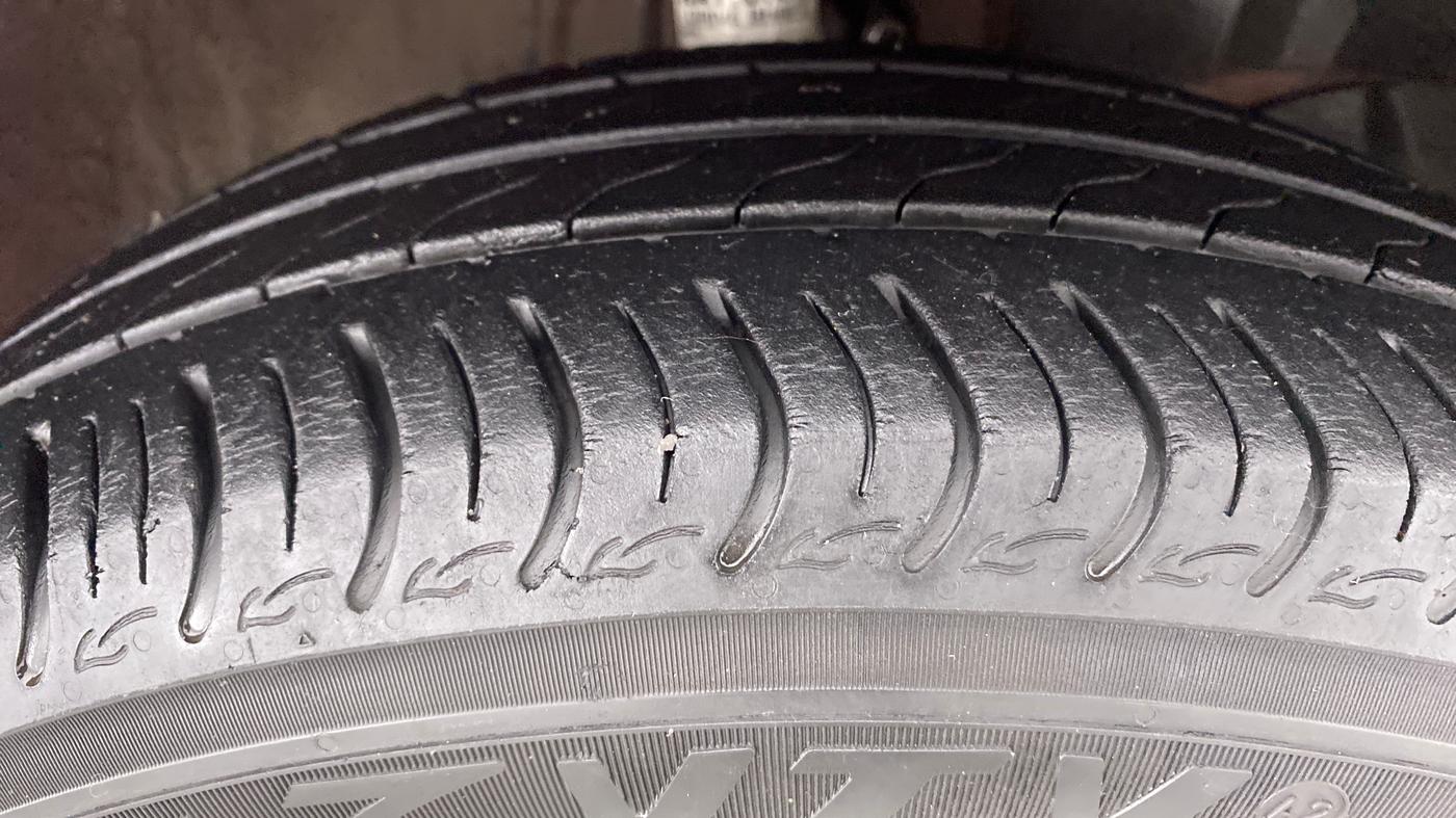 2018 Honda Amaze 1.2 V CVT I VTEC, Petrol, Automatic, 37,934 km, Right Front Tyre Tread