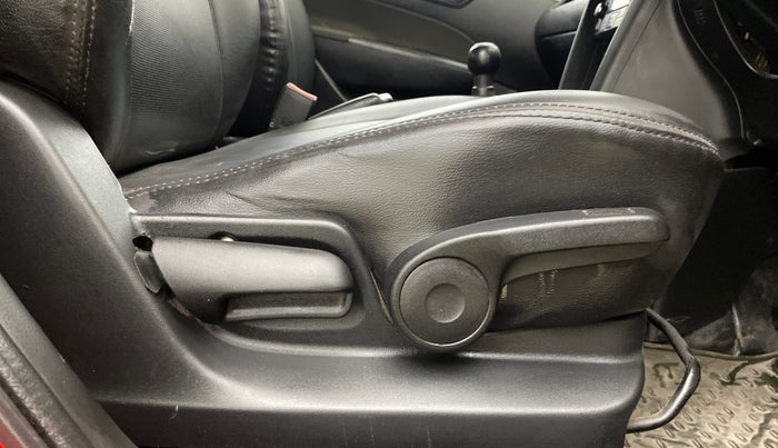 2014 Maruti Swift ZXI, Petrol, Manual, 89,888 km, Driver Side Adjustment Panel