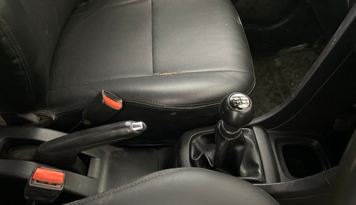 2014 Maruti Swift ZXI, Petrol, Manual, 89,888 km, Gear Lever