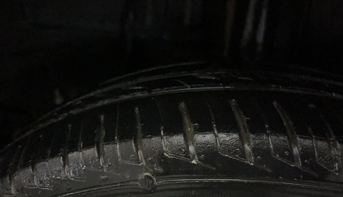 2022 Tata ALTROZ XE PETROL, Petrol, Manual, 45,892 km, Left Rear Tyre Tread