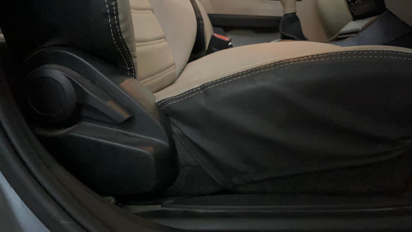 2022 Tata ALTROZ XE PETROL, Petrol, Manual, 46,027 km, Driver Side Adjustment Panel