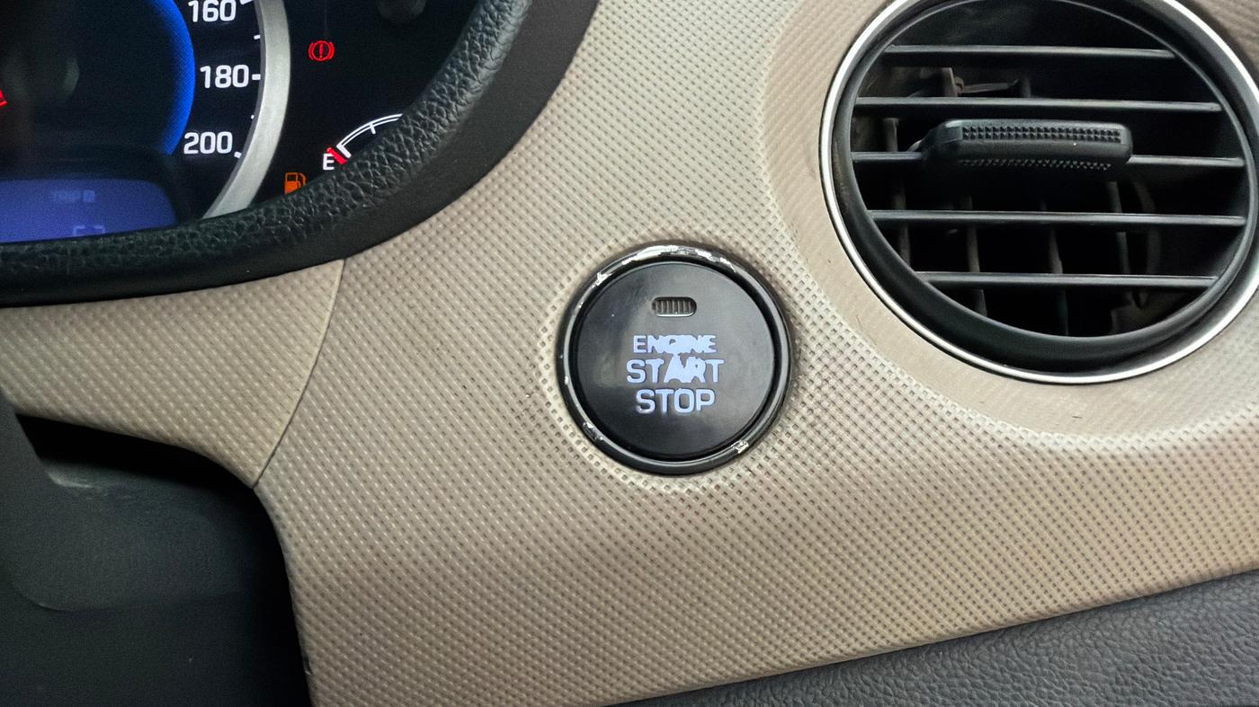 2014 Hyundai Grand i10 SPORTZ 1.2 KAPPA VTVT, Petrol, Manual, 84,344 km, Keyless Start/ Stop Button