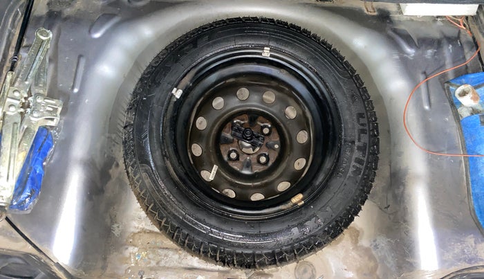 2013 Hyundai Eon MAGNA +, Petrol, Manual, 49,693 km, Spare Tyre