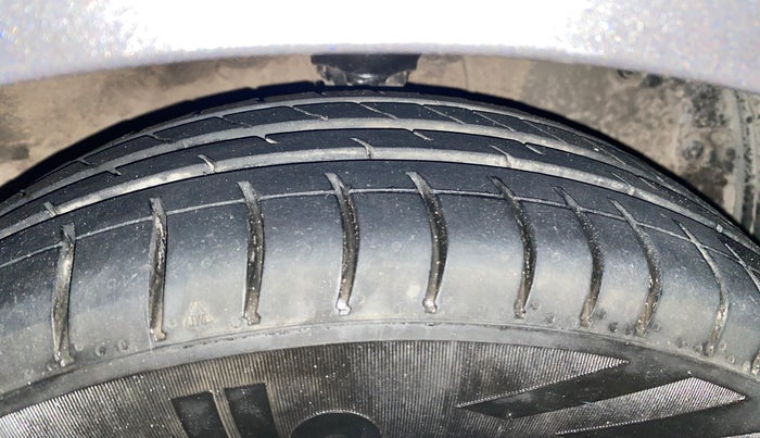 2013 Hyundai Eon MAGNA +, Petrol, Manual, 49,693 km, Right Front Tyre Tread