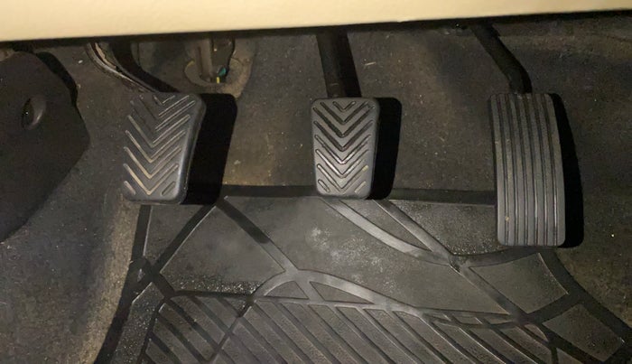 2013 Hyundai Eon MAGNA +, Petrol, Manual, 49,693 km, Pedals