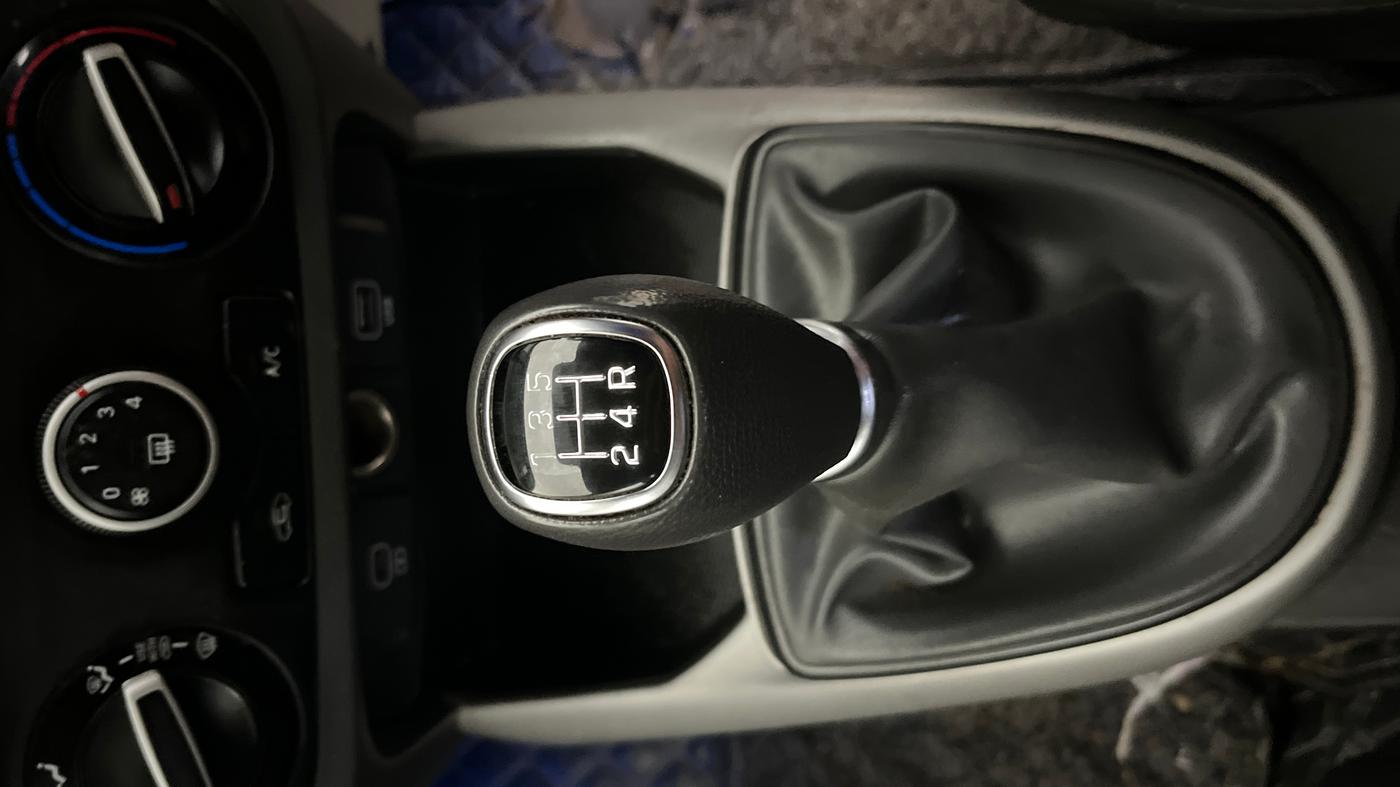 2024 Hyundai Grand i10 Sportz 1.2 Hy-CNG Duo, CNG, Manual, 58,061 km, Gear Lever