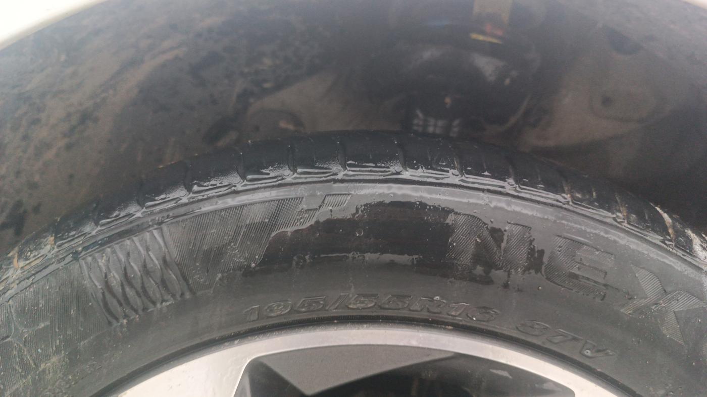 2021 Hyundai NEW I20 ASTA (O) 1.0 TURBO GDI DCT, Petrol, Automatic, 45,609 km, Left Front Tyre Tread