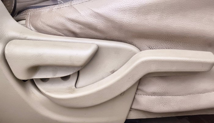 2015 Honda Amaze 1.5L I-DTEC S, Diesel, Manual, 97,633 km, Driver Side Adjustment Panel