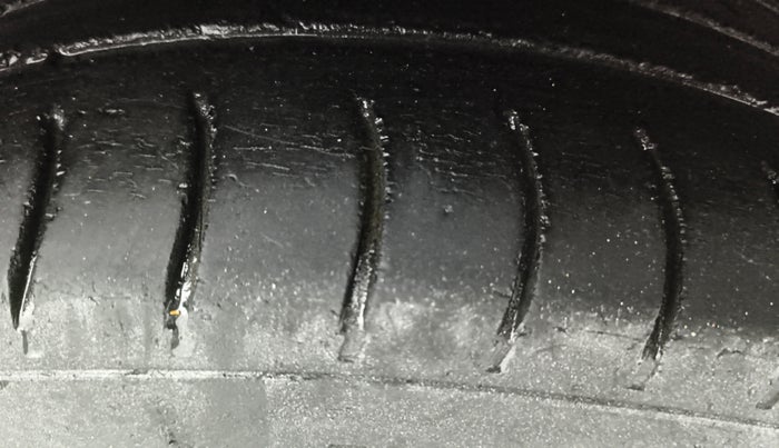 2015 Honda Amaze 1.5L I-DTEC S, Diesel, Manual, 97,633 km, Right Front Tyre Tread