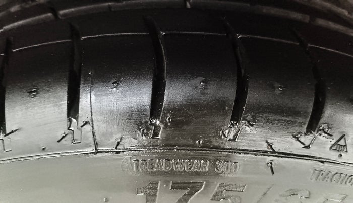 2015 Honda Amaze 1.5L I-DTEC S, Diesel, Manual, 97,633 km, Left Rear Tyre Tread