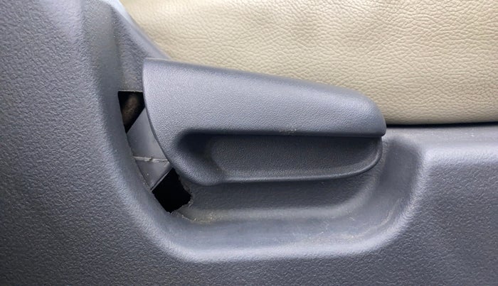 2012 Maruti Wagon R 1.0 VXI, Petrol, Manual, 35,921 km, Driver Side Adjustment Panel