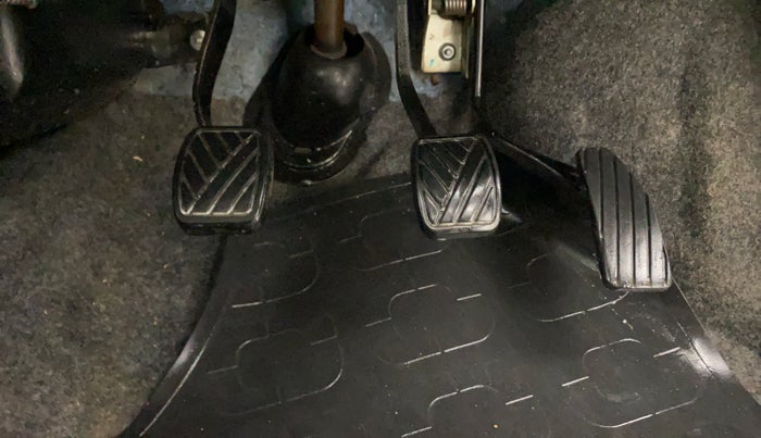 2012 Maruti Wagon R 1.0 VXI, Petrol, Manual, 35,921 km, Pedals