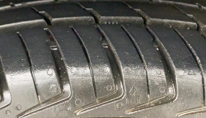 2012 Maruti Wagon R 1.0 VXI, Petrol, Manual, 35,921 km, Right Front Tyre Tread