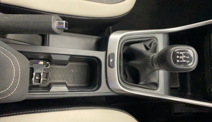 2023 Tata ALTROZ XZ PETROL, Petrol, Manual, 12,091 km, Gear Lever