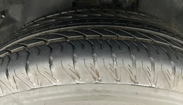 2022 Tata Safari XT+2.0 KRYOTEC, Diesel, Manual, 6,192 km, Left Front Tyre Tread