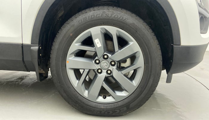 2022 Tata Safari XT+2.0 KRYOTEC, Diesel, Manual, 6,192 km, Right Front Wheel