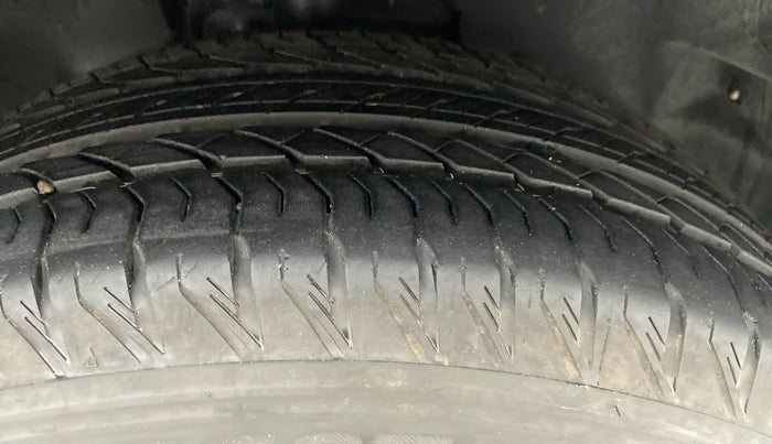 2022 Tata Safari XT+2.0 KRYOTEC, Diesel, Manual, 6,192 km, Right Front Tyre Tread