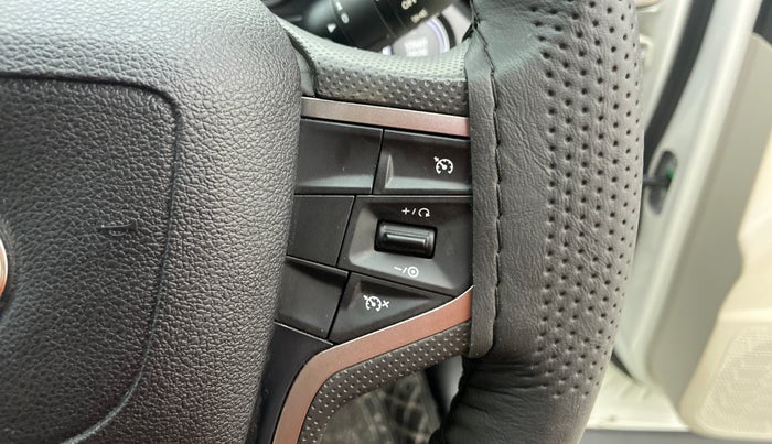 2022 Tata Safari XT+2.0 KRYOTEC, Diesel, Manual, 6,192 km, Adaptive Cruise Control