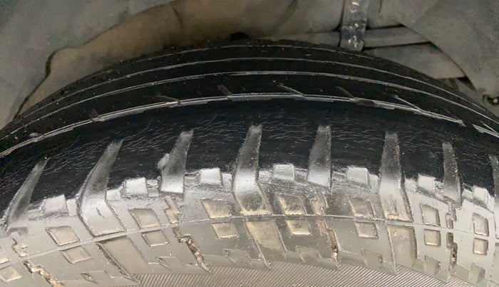 2015 Mahindra XUV500 W8, Diesel, Manual, 1,01,670 km, Left Rear Tyre Tread