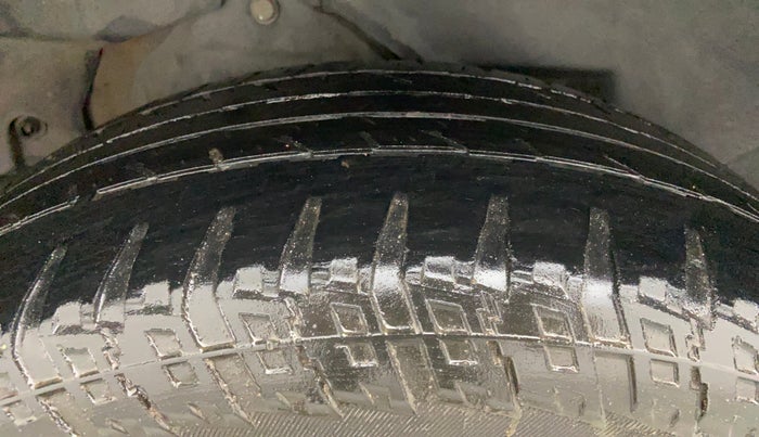 2015 Mahindra XUV500 W8, Diesel, Manual, 1,01,670 km, Right Rear Tyre Tread