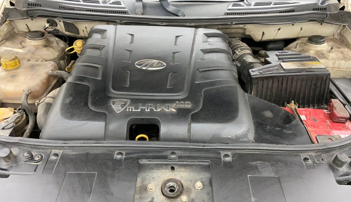 2015 Mahindra XUV500 W8, Diesel, Manual, 1,01,670 km, Open Bonet
