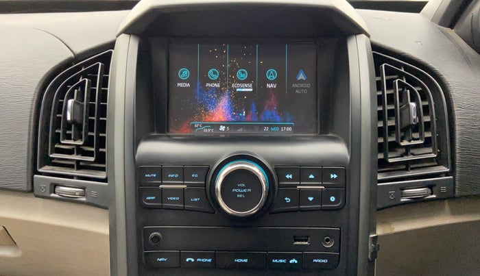 2015 Mahindra XUV500 W8, Diesel, Manual, 1,01,670 km, Apple CarPlay and Android Auto