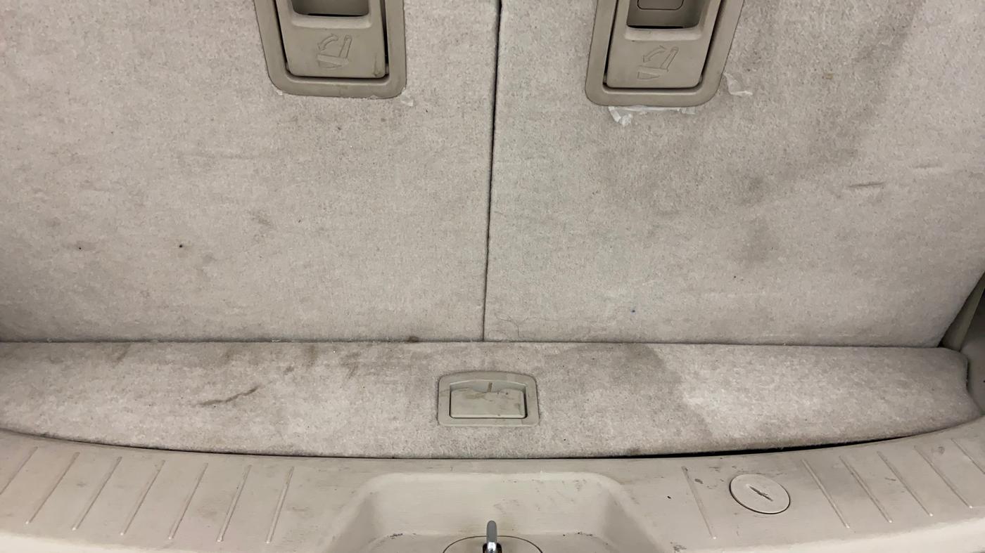 2015 Mahindra XUV500 W8, Diesel, Manual, 1,01,670 km, Boot Inside