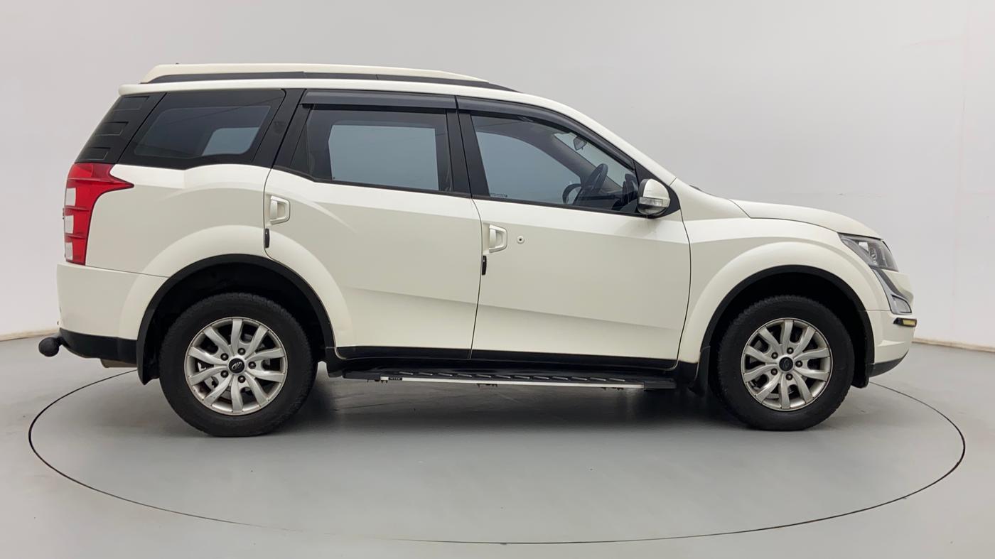 2015 Mahindra XUV500 W8, Diesel, Manual, 1,01,670 km, Right Side View