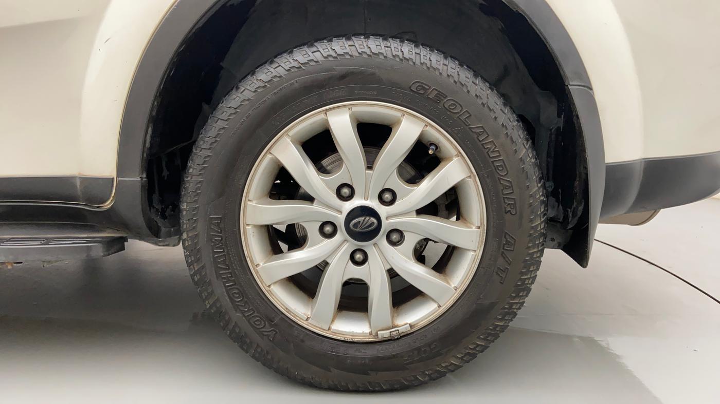 2015 Mahindra XUV500 W8, Diesel, Manual, 1,01,670 km, Left Rear Wheel