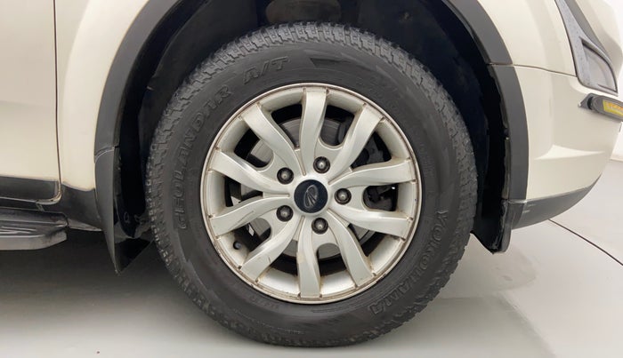 2015 Mahindra XUV500 W8, Diesel, Manual, 1,01,670 km, Right Front Wheel