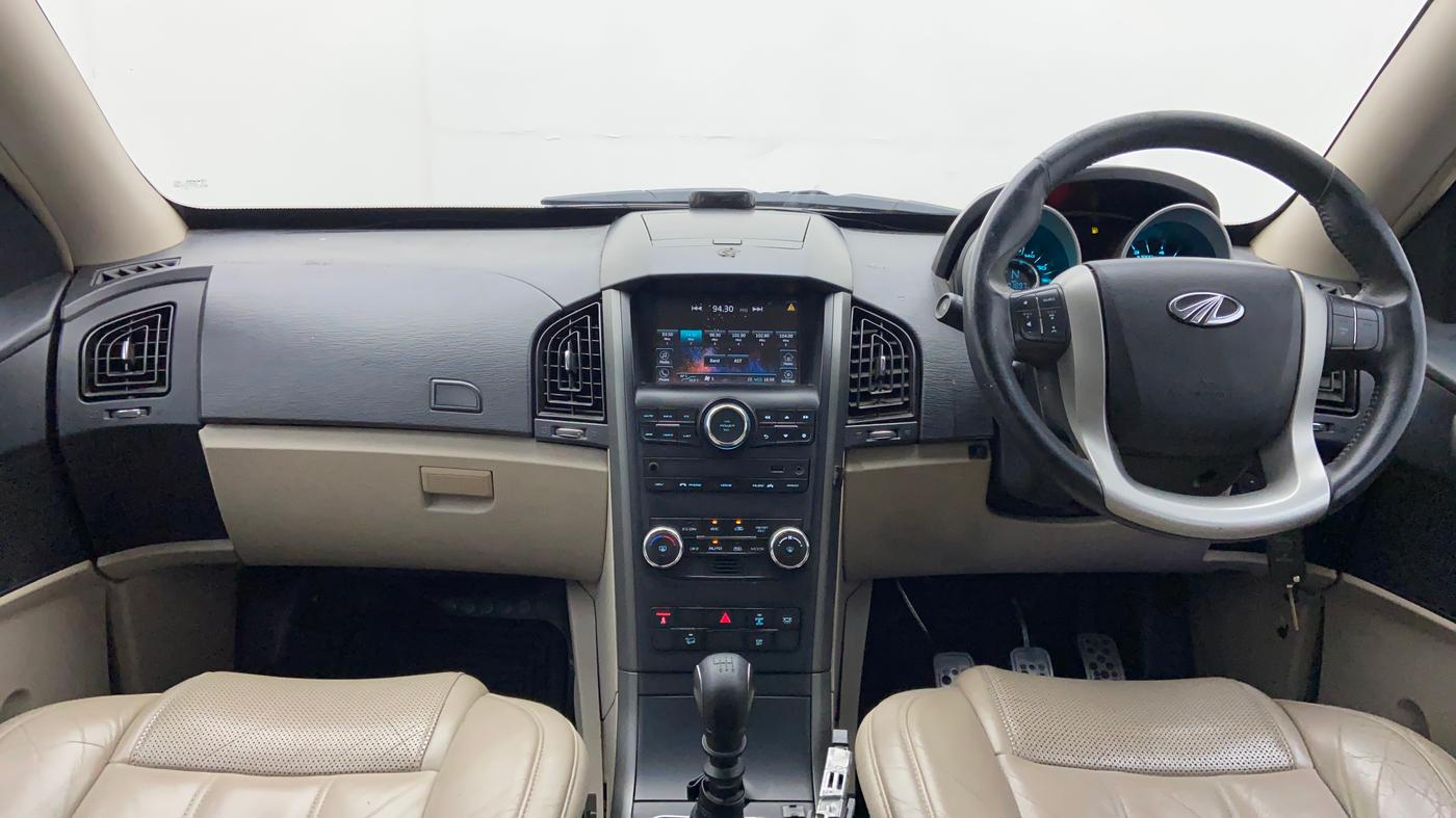 2015 Mahindra XUV500 W8, Diesel, Manual, 1,01,670 km, Dashboard