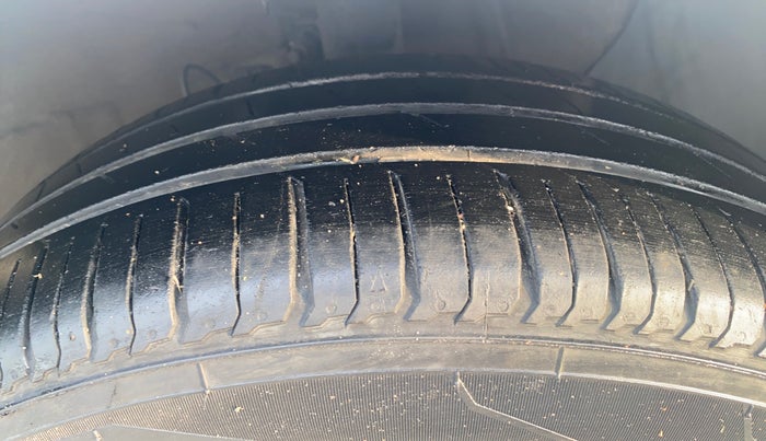 2018 Hyundai Verna 1.4 EX PETROL, Petrol, Manual, 78,708 km, Right Front Tyre Tread