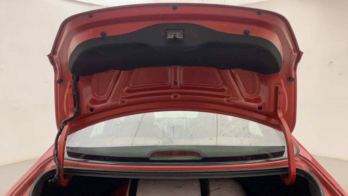 2017 Hyundai Verna 1.4 VTVT, CNG, Manual, 1,05,216 km, Boot Door Open