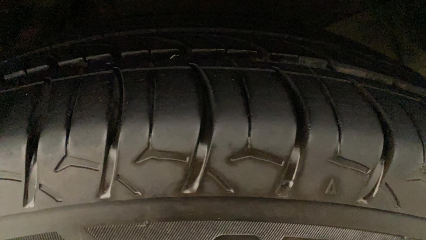 2017 Hyundai Verna 1.4 VTVT, CNG, Manual, 1,05,216 km, Left Rear Tyre Tread