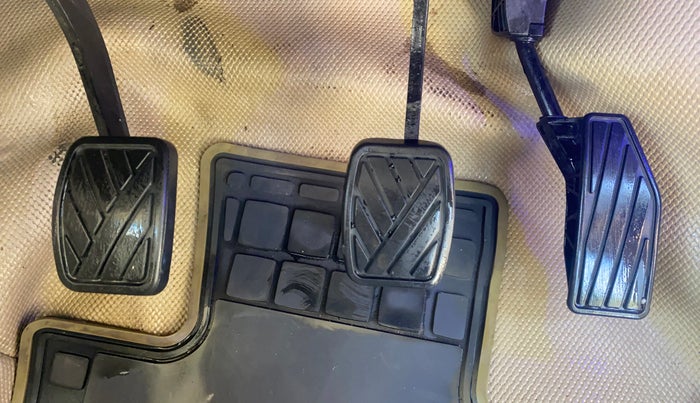 2021 Maruti Ertiga ZXI SHVS, Petrol, Manual, 30,368 km, Pedals