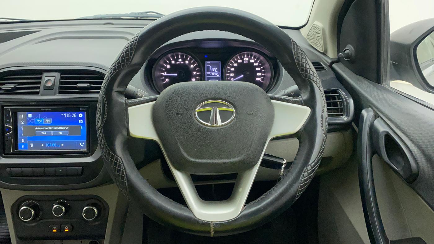 2017 Tata Tiago XE PETROL, Petrol, Manual, 1,19,101 km, Steering Wheel Close Up