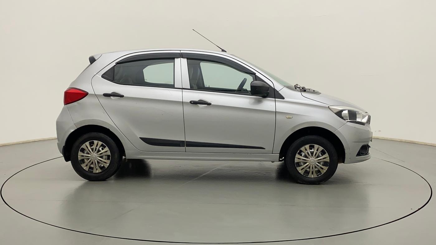 2017 Tata Tiago XE PETROL, Petrol, Manual, 1,19,101 km, Right Side View