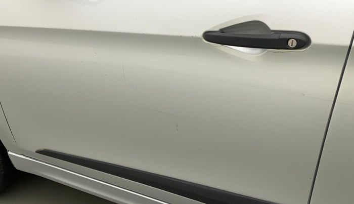 2017 Tata Tiago XE PETROL, Petrol, Manual, 1,19,094 km, Front passenger door - Minor scratches