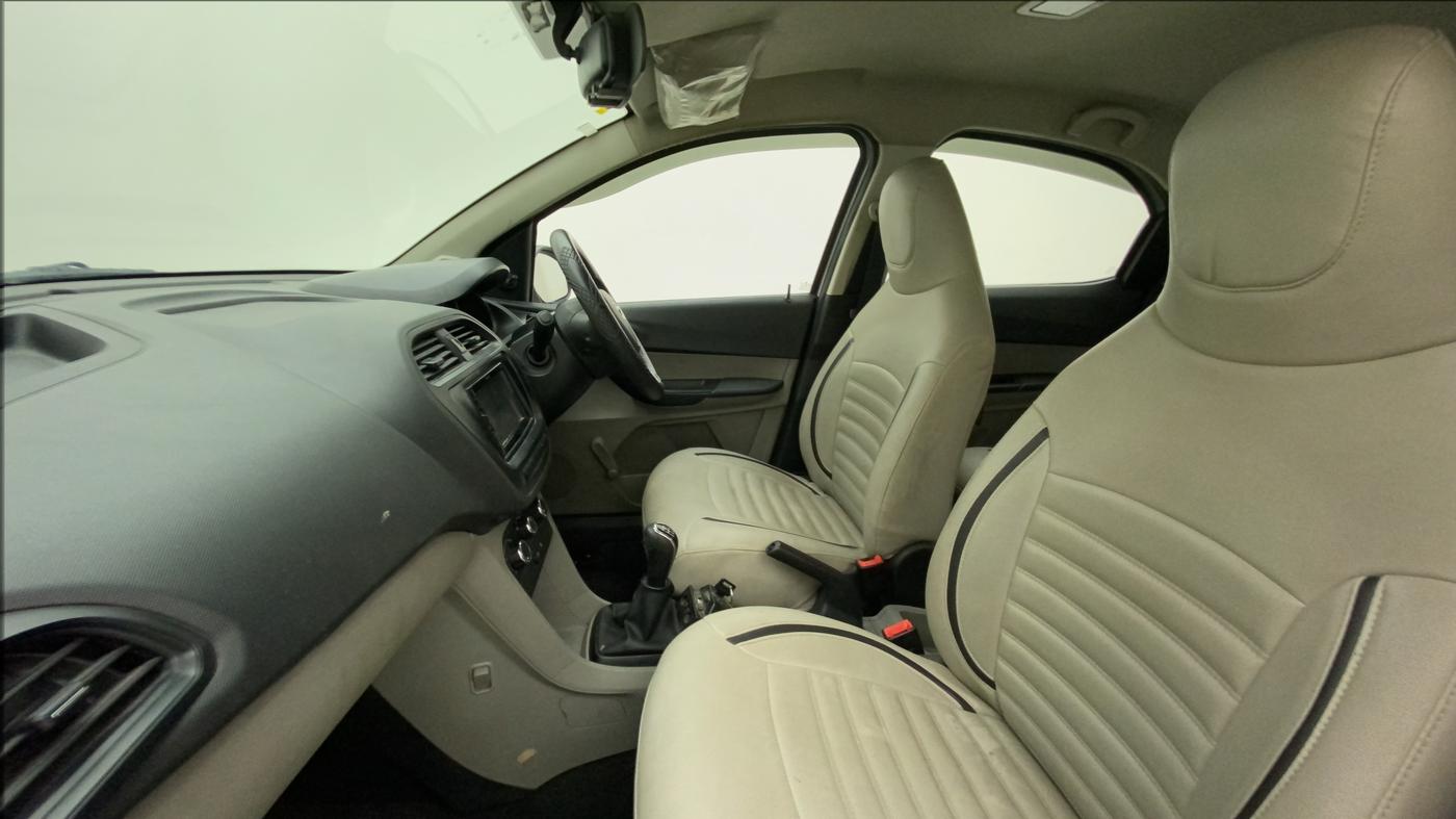 2017 Tata Tiago XE PETROL, Petrol, Manual, 1,19,101 km, Right Side Front Door Cabin