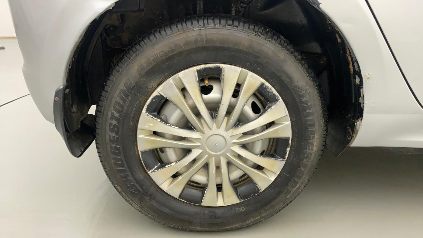 2017 Tata Tiago XE PETROL, Petrol, Manual, 1,19,101 km, Right Rear Wheel
