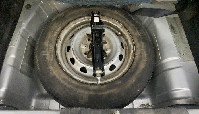 2017 Tata Tiago XE PETROL, Petrol, Manual, 1,19,094 km, Dicky (Boot door) - Tool missing