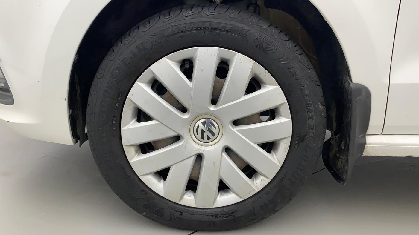 2017 Volkswagen Polo COMFORTLINE 1.2L, Petrol, Manual, 51,364 km, Left Front Wheel